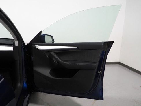 Used 2025 Tesla Model Y Long Range image 54