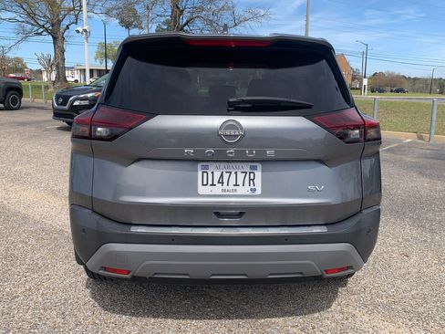 Used 2023 Nissan Rogue SV image 6