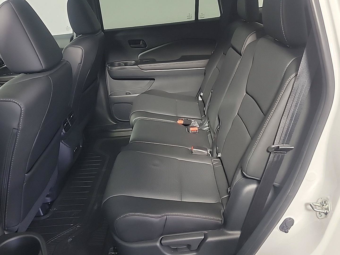 Certified 2024 Honda Passport EX-L image 17