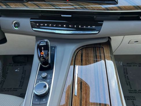 Used 2023 Cadillac Escalade ESV Premium Luxury Platinum image 17