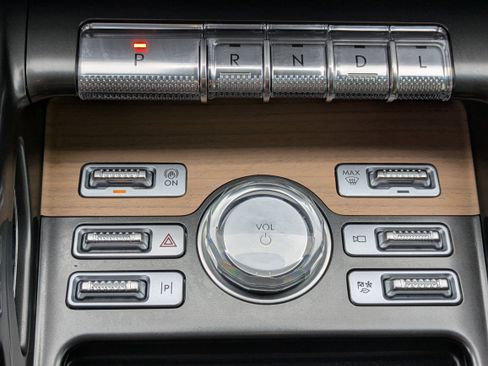 Used 2024 Lincoln Nautilus Reserve image 24