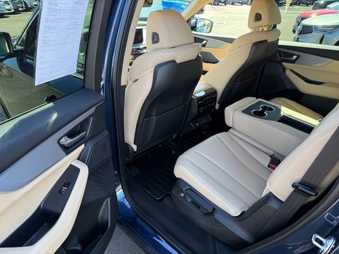 Used 2025 Acura MDX SH-AWD image 15