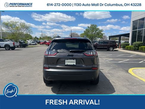 Used 2019 Jeep Cherokee Latitude Plus AWD/4WD image 4