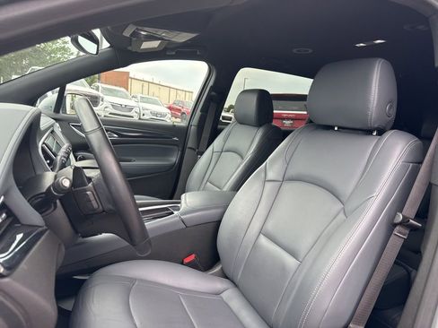 Used 2024 Buick Enclave Essence AWD/4WD image 13