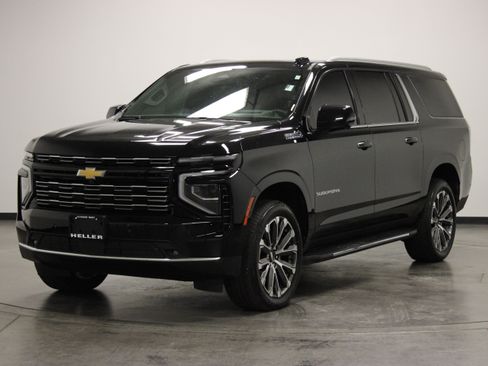 Used 2026 Chevrolet Suburban High Country w/ Sun And Tow Package AWD/4WD image 4