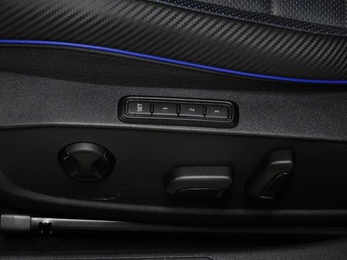 Used 2024 Volkswagen Golf R AWD/4WD image 32