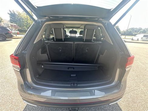 Used 2021 Volkswagen Atlas SEL Premium image 19