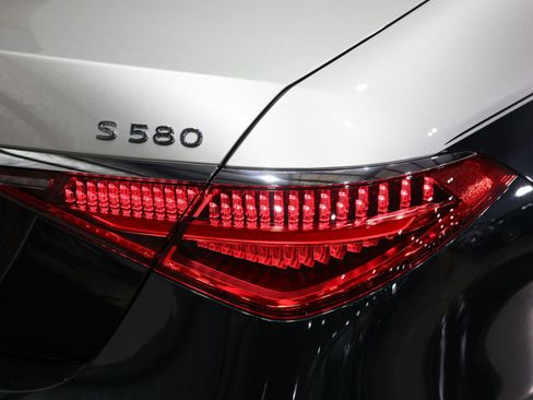 Used 2024 Mercedes-Benz Maybach S 580 4MATIC image 27