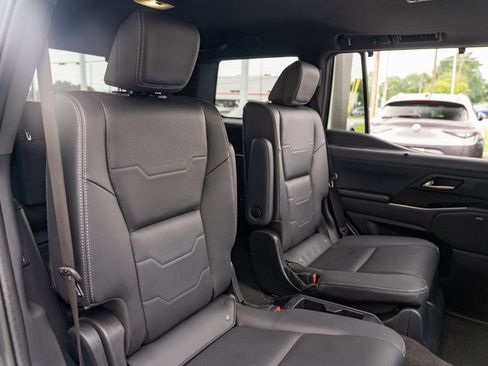 Used 2025 Lexus GX 550 w/ Accessory Package (2T) AWD/4WD image 20
