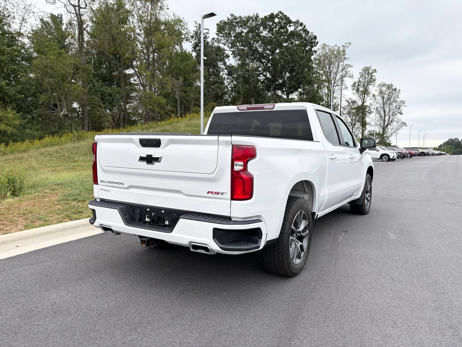 Used 2024 Chevrolet Silverado 1500 RST w/ Z71 Off-Road Package AWD/4WD image 9