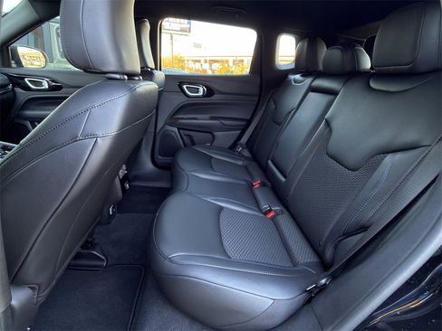 New 2026 Jeep Compass Latitude image 20