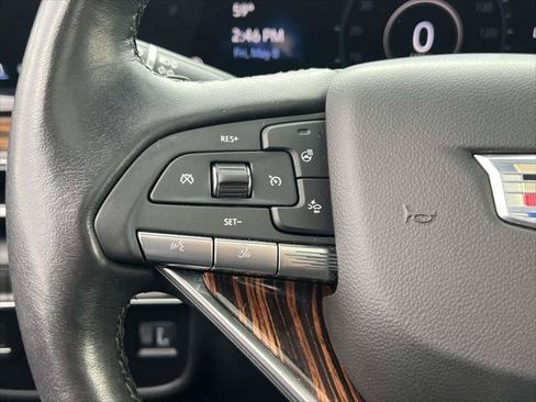 Used 2021 Cadillac Escalade Premium Luxury AWD/4WD image 25