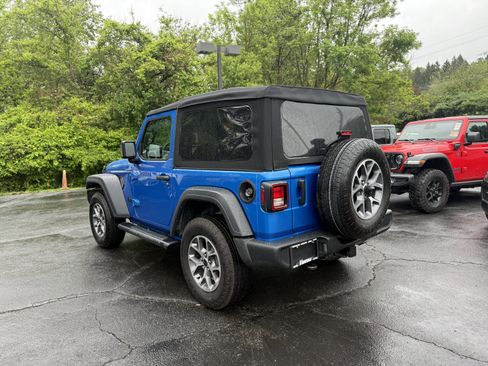 Used 2024 Jeep Wrangler Sport AWD/4WD image 4