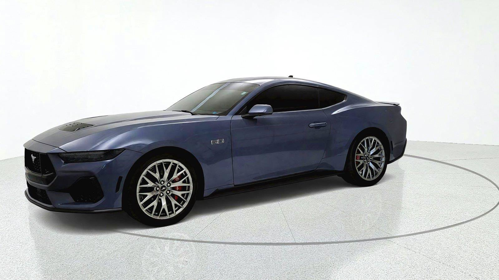 Used 2025 Ford Mustang GT Premium RWD image 3