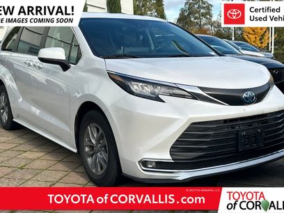 Used 2023 Toyota Sienna XLE