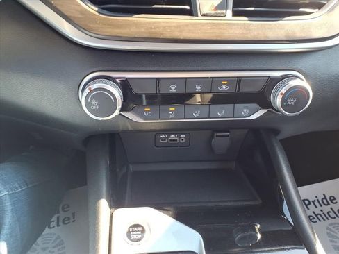 Used 2024 Nissan Altima 2.5 SV image 19