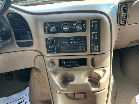 Used 2000 Chevrolet Astro Passenger RWD image 9