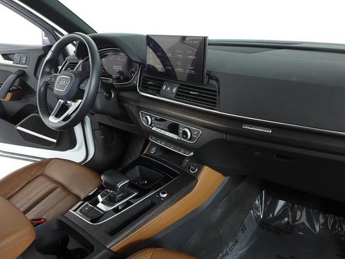 Used 2023 Audi Q5 2.0T Premium Plus w/ Premium Plus Package AWD/4WD image 13