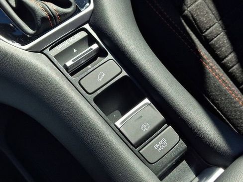 Certified 2025 Honda HR-V Sport image 25