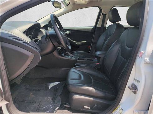 Used 2015 Ford Focus SE w/ Equipment Group 201A FWD image 15