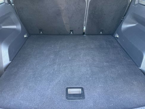 Used 2025 Volkswagen Atlas Cross Sport SE image 11