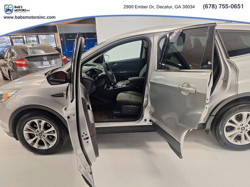 Used 2017 Ford Escape SE FWD image 11
