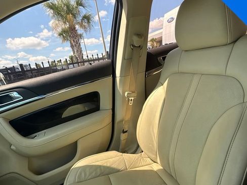 Used 2015 Lincoln MKS w/ Equipment Group 101A FWD image 30