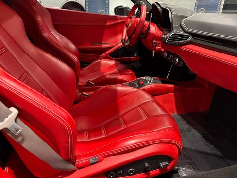 Used 2015 Ferrari 458 Spider RWD image 32