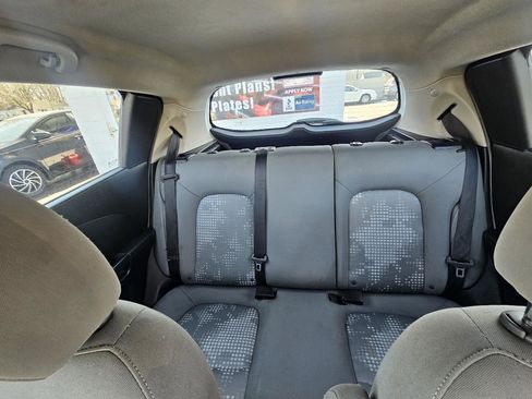 Used 2017 Chevrolet Sonic LT image 17