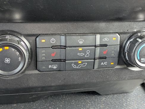 Used 2019 Ford F150 XLT w/ Equipment Group 302A Luxury AWD/4WD image 30