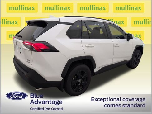 Used 2025 Toyota RAV4 XLE AWD/4WD image 3