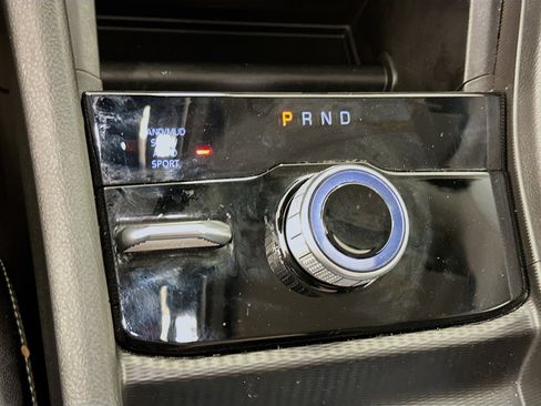 Used 2023 Jeep Grand Cherokee Limited image 25