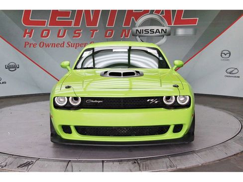 Used 2023 Dodge Challenger R/T Scat Pack RWD image 2