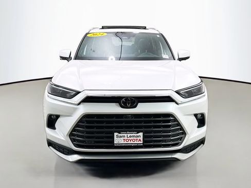 Used 2024 Toyota Grand Highlander AWD Hybrid image 2
