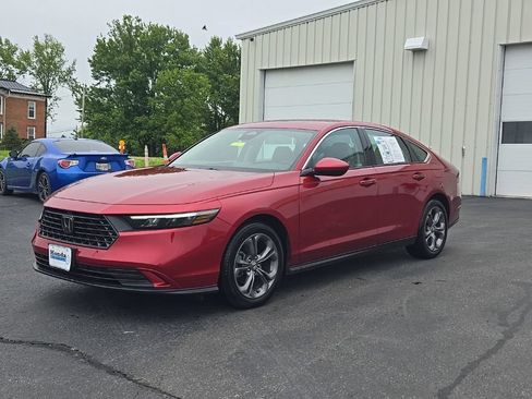 Used 2024 Honda Accord EX image 3