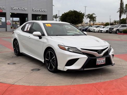 Used 2018 Toyota Camry XSE image 2