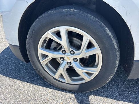 Used 2018 Chevrolet Equinox Premier image 13