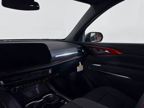 New 2026 Chevrolet Traverse Z71 w/ LPO, Floor Liner Package AWD/4WD image 19