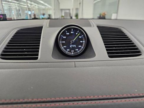 Used 2022 Porsche Cayenne Turbo S image 15