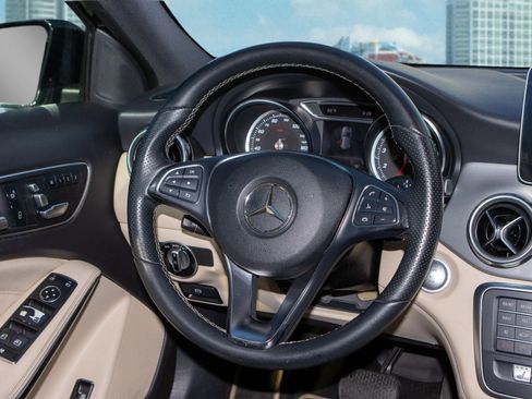 Used 2020 Mercedes-Benz GLA 250 GLA 250 w/ Multimedia Package image 21