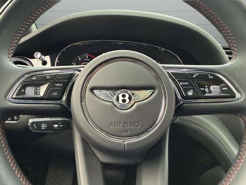 Used 2024 Bentley Bentayga Extended Wheelbase image 16