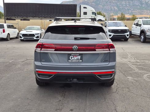 Used 2024 Volkswagen Atlas Cross Sport SE w/ Panoramic Sunroof Package AWD/4WD image 7