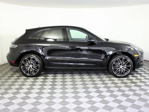 Certified 2025 Porsche Macan AWD/4WD image 8