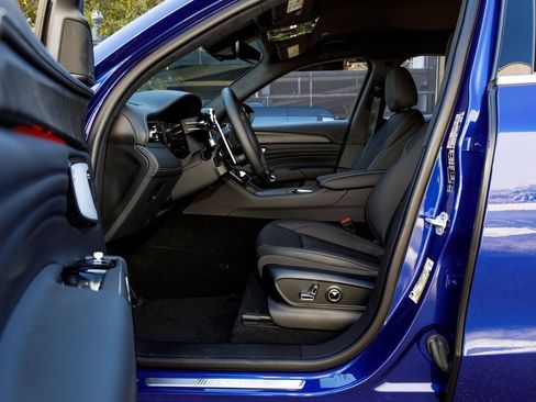 New 2025 Maserati Grecale GT image 21