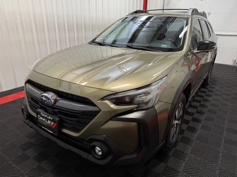 Used 2024 Subaru Outback Premium AWD/4WD image 10