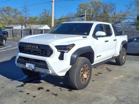 Certified 2024 Toyota Tacoma 4x4 Double Cab Hybrid image 32