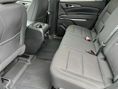 Used 2025 Chevrolet Traverse LT w/ Midnight/Sport Edition image 15