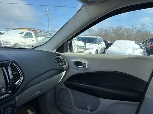 Used 2020 Jeep Compass Limited image 27