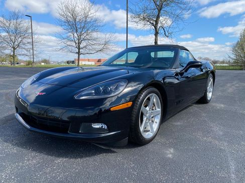 Used 2006 Chevrolet Corvette Convertible w/ Preferred Equipment Group RWD image 2