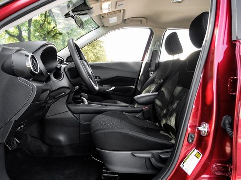 Used 2024 Nissan Kicks SV image 42